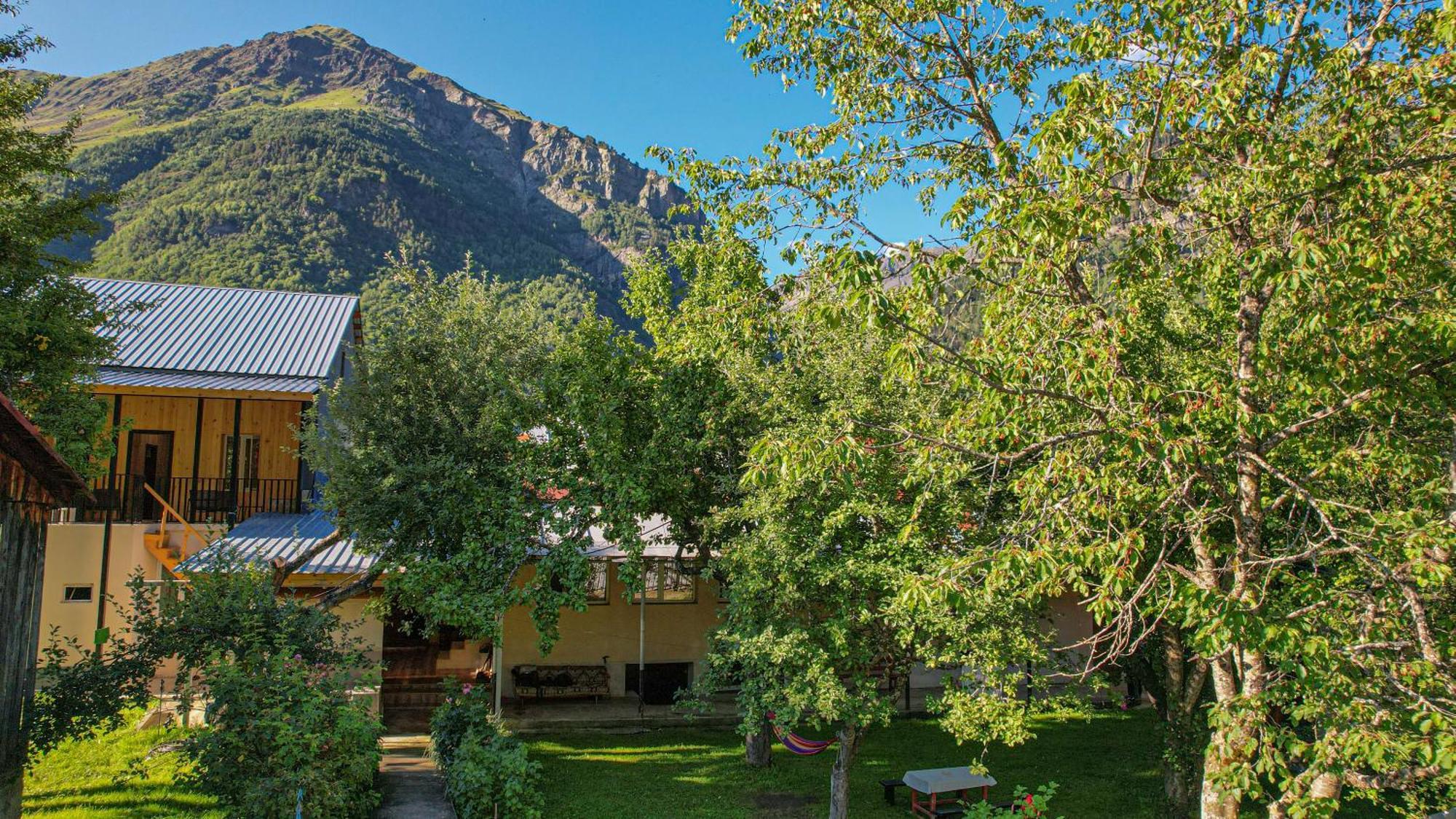 Givi Kakhiani'S Guesthouse Zhabeshi Eksteriør bilde