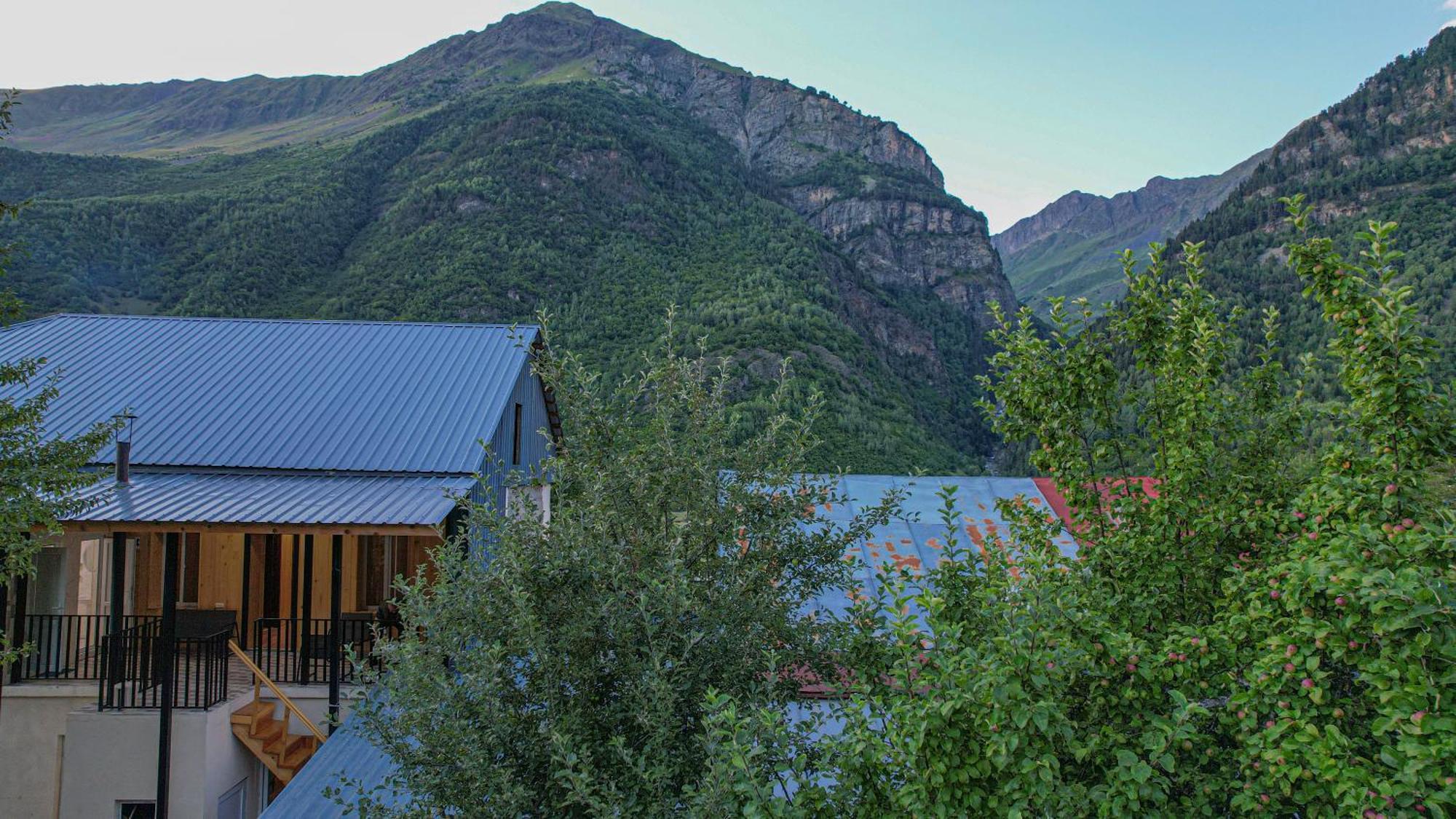 Givi Kakhiani'S Guesthouse Zhabeshi Eksteriør bilde
